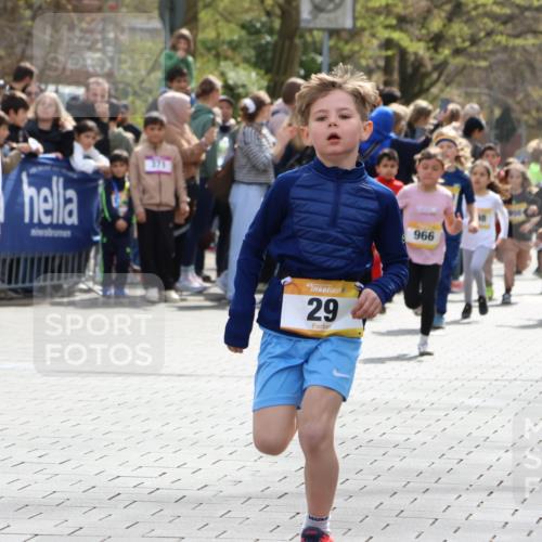12.04.2026 - 45. Internationalen Wilhelmsburger Insellauf Strokosch-Dieckow http://msf.ph/oto/9490890 12.04.2026 14:20:17 Ziel 750, 1623, 844, 34, 949, 1607, 29, 948, 1058, 966, 998, 228, 298, 293, 744, 1008, 747, 262, 598 meine-sportfotos.de