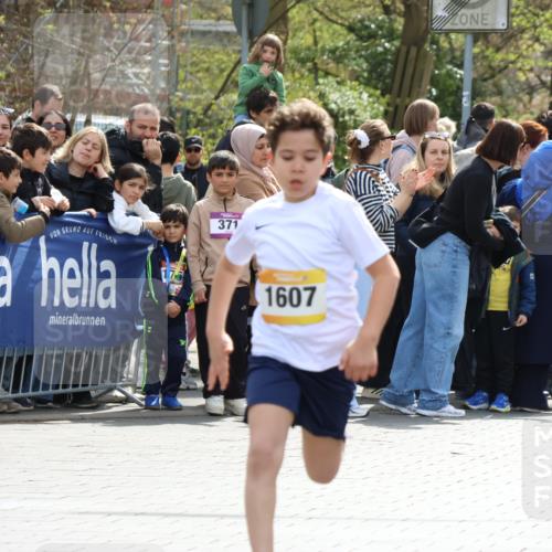12.04.2026 - 45. Internationalen Wilhelmsburger Insellauf Strokosch-Dieckow http://msf.ph/oto/9490893 12.04.2026 14:20:16 Ziel 750, 1623, 844, 34, 949, 1607, 29, 948, 1058, 966, 998, 228, 298, 293 meine-sportfotos.de