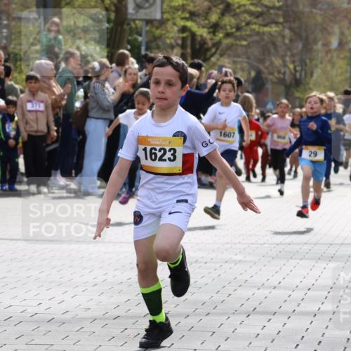 12.04.2026 - 45. Internationalen Wilhelmsburger Insellauf Strokosch-Dieckow http://msf.ph/oto/9490898 12.04.2026 14:20:15 Ziel 1060, 642, 753, 750, 1623, 844, 34, 949, 1607, 29, 948, 1058, 966 meine-sportfotos.de