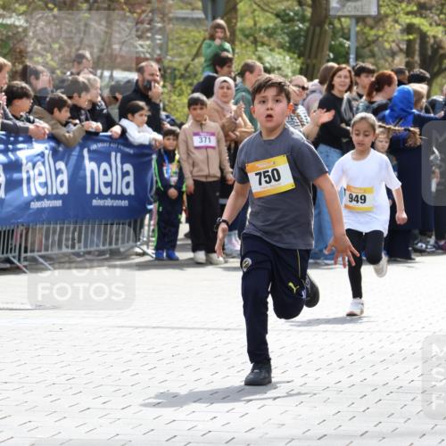 12.04.2026 - 45. Internationalen Wilhelmsburger Insellauf Strokosch-Dieckow http://msf.ph/oto/9490920 12.04.2026 14:20:11 Ziel 775, 587, 405, 1060, 642, 753, 750, 1623, 844, 34, 949, 1607, 29 meine-sportfotos.de