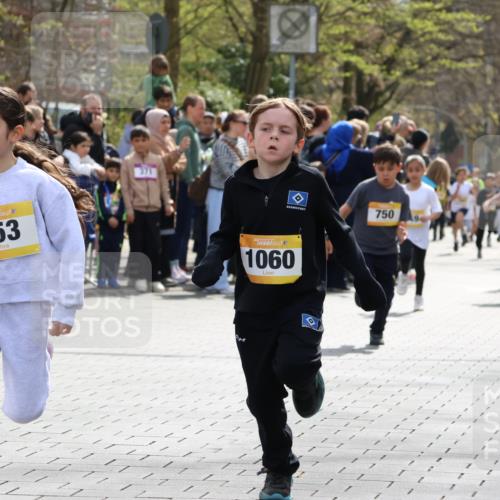 12.04.2026 - 45. Internationalen Wilhelmsburger Insellauf Strokosch-Dieckow http://msf.ph/oto/9490925 12.04.2026 14:20:09 Ziel 1618, 108, 534, 447, 560, 734, 775, 587, 405, 1060, 642, 753, 750, 1623, 844, 34, 949 meine-sportfotos.de