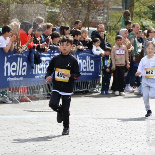 12.04.2026 - 45. Internationalen Wilhelmsburger Insellauf Strokosch-Dieckow http://msf.ph/oto/9490937 12.04.2026 14:20:07 Ziel 631, 1621, 304, 225, 1618, 108, 534, 447, 560, 734, 775, 587, 405, 1060, 642, 753, 750 meine-sportfotos.de