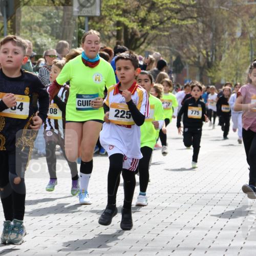 12.04.2026 - 45. Internationalen Wilhelmsburger Insellauf Strokosch-Dieckow http://msf.ph/oto/9490952 12.04.2026 14:20:01 Ziel 1602, 478, 83, 968, 465, 631, 1621, 304, 225, 1618, 108, 534, 447, 560, 734, 775, 587 meine-sportfotos.de