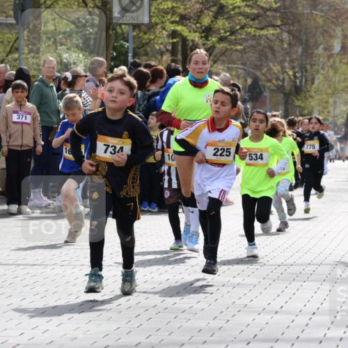 12.04.2026 - 45. Internationalen Wilhelmsburger Insellauf Strokosch-Dieckow http://msf.ph/oto/9490958 12.04.2026 14:20:01 Ziel 1602, 478, 83, 968, 465, 631, 1621, 304, 225, 1618, 108, 534, 447, 560, 734, 775, 587 meine-sportfotos.de