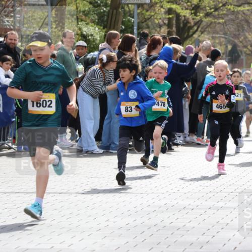12.04.2026 - 45. Internationalen Wilhelmsburger Insellauf Strokosch-Dieckow http://msf.ph/oto/9490981 12.04.2026 14:19:56 Ziel 740, 943, 793, 845, 682, 413, 982, 155, 621, 1602, 478, 83, 968, 465, 631, 1621, 304, 225 meine-sportfotos.de
