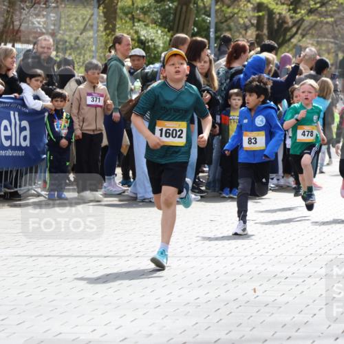12.04.2026 - 45. Internationalen Wilhelmsburger Insellauf Strokosch-Dieckow http://msf.ph/oto/9490982 12.04.2026 14:19:56 Ziel 740, 943, 793, 845, 682, 413, 982, 155, 621, 1602, 478, 83, 968, 465, 631, 1621, 304, 225 meine-sportfotos.de
