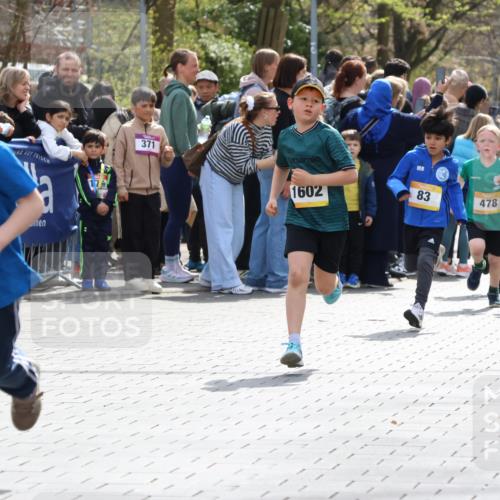 12.04.2026 - 45. Internationalen Wilhelmsburger Insellauf Strokosch-Dieckow http://msf.ph/oto/9490987 12.04.2026 14:19:55 Ziel 96, 579, 740, 943, 793, 845, 682, 413, 982, 155, 621, 1602, 478, 83, 968, 465, 631, 1621 meine-sportfotos.de