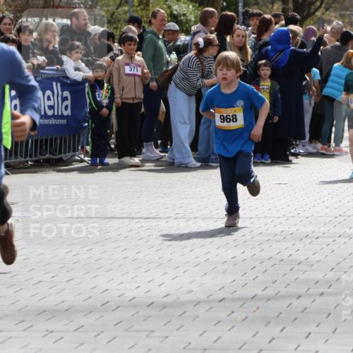 12.04.2026 - 45. Internationalen Wilhelmsburger Insellauf Strokosch-Dieckow http://msf.ph/oto/9490993 12.04.2026 14:19:53 Ziel 952, 1604, 985, 944, 64, 96, 579, 740, 943, 793, 845, 682, 413, 982, 155, 621, 1602, 478, 83, 968 meine-sportfotos.de