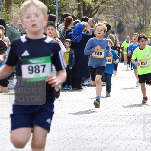 12.04.2026 - 45. Internationalen Wilhelmsburger Insellauf Strokosch-Dieckow http://msf.ph/oto/9491003 12.04.2026 14:19:51 Ziel 787, 952, 1604, 985, 944, 64, 96, 579, 740, 943, 793, 845, 682, 413, 982, 155, 621, 1602 meine-sportfotos.de