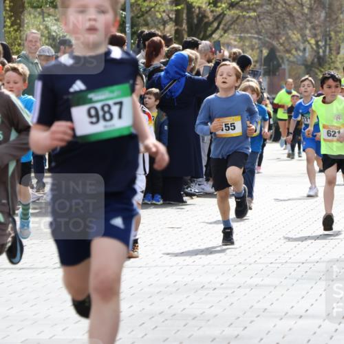12.04.2026 - 45. Internationalen Wilhelmsburger Insellauf Strokosch-Dieckow http://msf.ph/oto/9491005 12.04.2026 14:19:50 Ziel 787, 952, 1604, 985, 944, 64, 96, 579, 740, 943, 793, 845, 682, 413, 982, 155, 621 meine-sportfotos.de