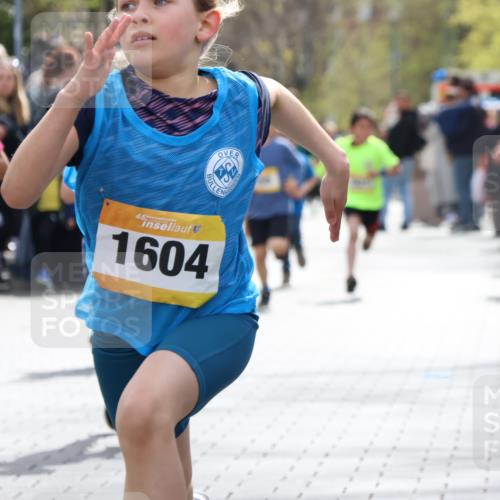 12.04.2026 - 45. Internationalen Wilhelmsburger Insellauf Strokosch-Dieckow http://msf.ph/oto/9491012 12.04.2026 14:19:49 Ziel 787, 952, 1604, 985, 944, 64, 96, 579, 740, 943, 793, 845, 682, 413, 982, 155, 621 meine-sportfotos.de