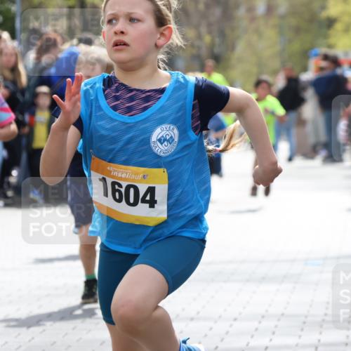 12.04.2026 - 45. Internationalen Wilhelmsburger Insellauf Strokosch-Dieckow http://msf.ph/oto/9491013 12.04.2026 14:19:49 Ziel 787, 952, 1604, 985, 944, 64, 96, 579, 740, 943, 793, 845, 682, 413, 982, 155, 621 meine-sportfotos.de