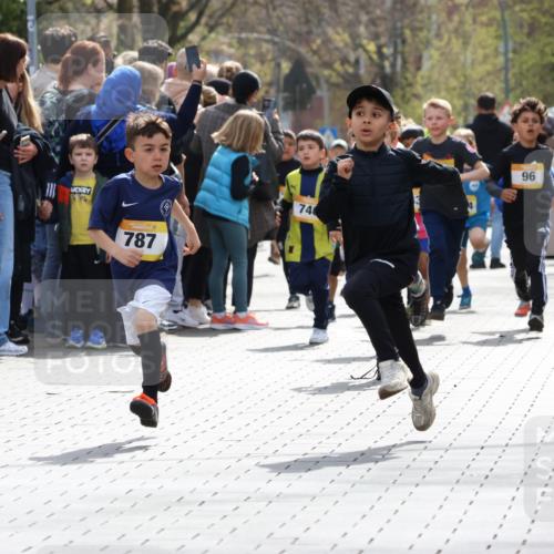 12.04.2026 - 45. Internationalen Wilhelmsburger Insellauf Strokosch-Dieckow http://msf.ph/oto/9491042 12.04.2026 14:19:43 Ziel 950, 275, 480, 787, 952, 1604, 985, 944, 64, 96, 579 meine-sportfotos.de