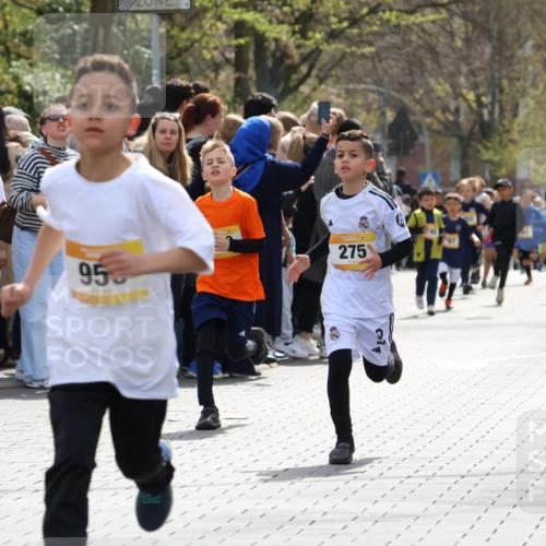 12.04.2026 - 45. Internationalen Wilhelmsburger Insellauf Strokosch-Dieckow http://msf.ph/oto/9491065 12.04.2026 14:19:35 Ziel 1614, 1613, 950, 275, 480 meine-sportfotos.de