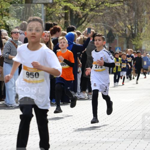 12.04.2026 - 45. Internationalen Wilhelmsburger Insellauf Strokosch-Dieckow http://msf.ph/oto/9491066 12.04.2026 14:19:35 Ziel 1614, 1613, 950, 275, 480 meine-sportfotos.de