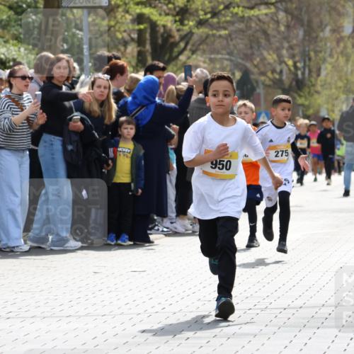 12.04.2026 - 45. Internationalen Wilhelmsburger Insellauf Strokosch-Dieckow http://msf.ph/oto/9491067 12.04.2026 14:19:34 Ziel 265, 87, 1614, 1613, 950, 275, 480 meine-sportfotos.de