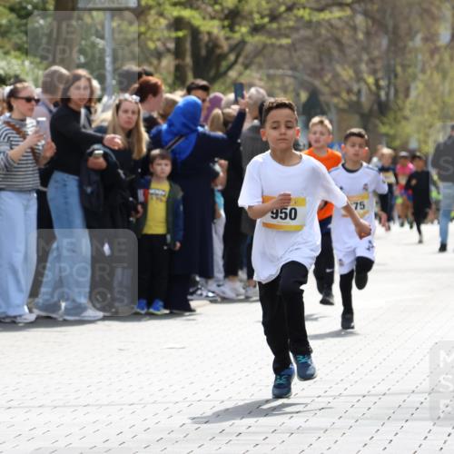 12.04.2026 - 45. Internationalen Wilhelmsburger Insellauf Strokosch-Dieckow http://msf.ph/oto/9491069 12.04.2026 14:19:33 Ziel 265, 87, 1614, 1613, 950, 275, 480 meine-sportfotos.de