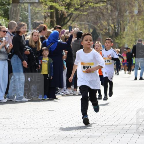 12.04.2026 - 45. Internationalen Wilhelmsburger Insellauf Strokosch-Dieckow http://msf.ph/oto/9491072 12.04.2026 14:19:33 Ziel 265, 87, 1614, 1613, 950, 275, 480 meine-sportfotos.de