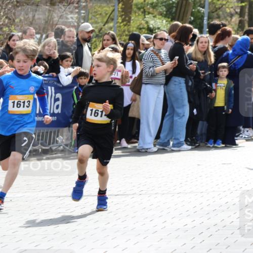 12.04.2026 - 45. Internationalen Wilhelmsburger Insellauf Strokosch-Dieckow http://msf.ph/oto/9491074 12.04.2026 14:19:32 Ziel 265, 87, 1614, 1613, 950, 275 meine-sportfotos.de