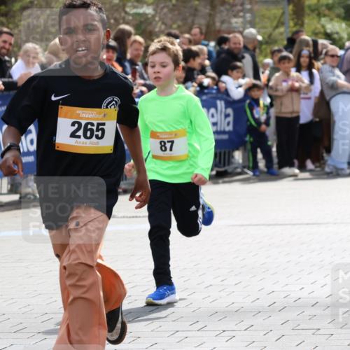 12.04.2026 - 45. Internationalen Wilhelmsburger Insellauf Strokosch-Dieckow http://msf.ph/oto/9491086 12.04.2026 14:19:28 Ziel 941, 265, 87, 1614, 1613 meine-sportfotos.de