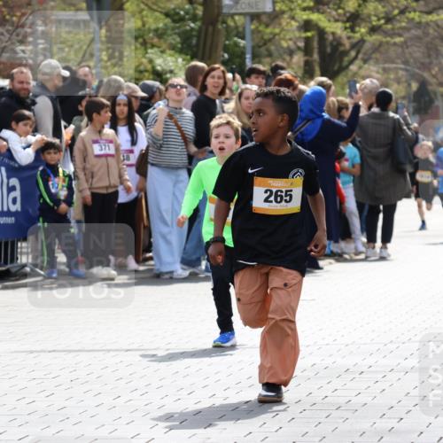12.04.2026 - 45. Internationalen Wilhelmsburger Insellauf Strokosch-Dieckow http://msf.ph/oto/9491091 12.04.2026 14:19:26 Ziel 941, 265, 87, 1614 meine-sportfotos.de
