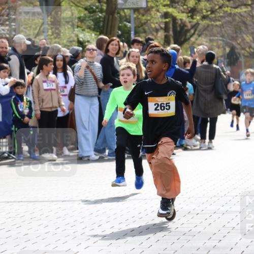 12.04.2026 - 45. Internationalen Wilhelmsburger Insellauf Strokosch-Dieckow http://msf.ph/oto/9491093 12.04.2026 14:19:26 Ziel 941, 265, 87, 1614 meine-sportfotos.de