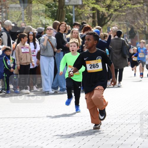 12.04.2026 - 45. Internationalen Wilhelmsburger Insellauf Strokosch-Dieckow http://msf.ph/oto/9491094 12.04.2026 14:19:26 Ziel 941, 265, 87, 1614 meine-sportfotos.de