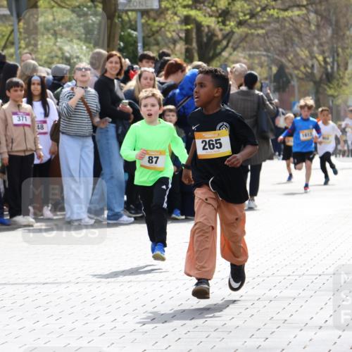 12.04.2026 - 45. Internationalen Wilhelmsburger Insellauf Strokosch-Dieckow http://msf.ph/oto/9491097 12.04.2026 14:19:26 Ziel 941, 265, 87, 1614 meine-sportfotos.de