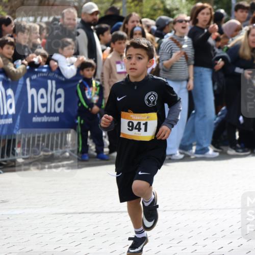 12.04.2026 - 45. Internationalen Wilhelmsburger Insellauf Strokosch-Dieckow http://msf.ph/oto/9491099 12.04.2026 14:19:24 Ziel 941, 265, 87 meine-sportfotos.de