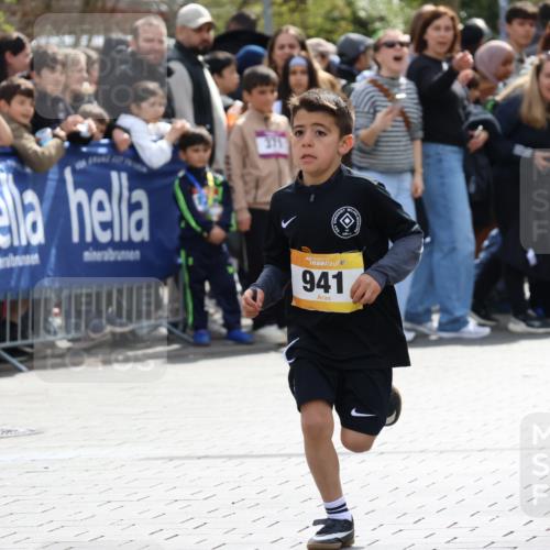 12.04.2026 - 45. Internationalen Wilhelmsburger Insellauf Strokosch-Dieckow http://msf.ph/oto/9491100 12.04.2026 14:19:24 Ziel 941, 265, 87 meine-sportfotos.de