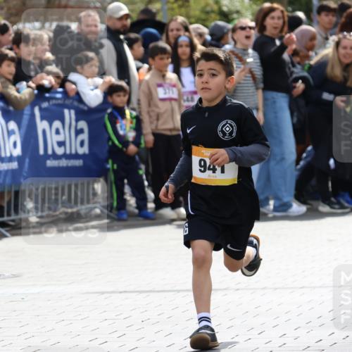 12.04.2026 - 45. Internationalen Wilhelmsburger Insellauf Strokosch-Dieckow http://msf.ph/oto/9491101 12.04.2026 14:19:24 Ziel 941, 265, 87 meine-sportfotos.de