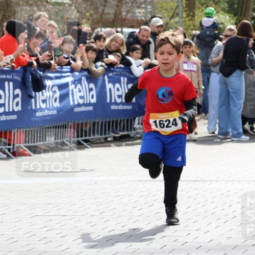 12.04.2026 - 45. Internationalen Wilhelmsburger Insellauf Strokosch-Dieckow http://msf.ph/oto/9491107 12.04.2026 14:19:09 Ziel 1624 meine-sportfotos.de