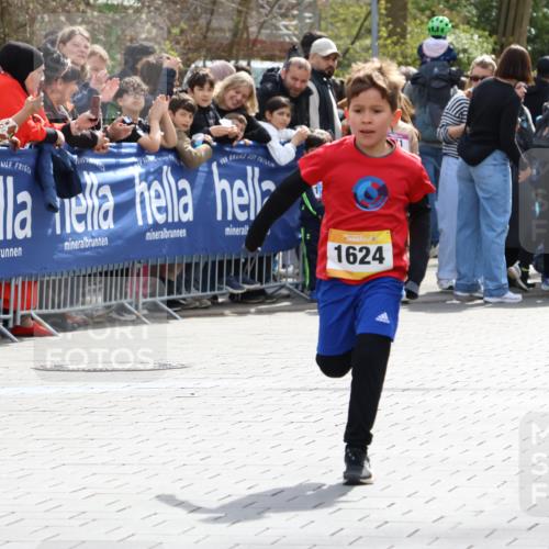 12.04.2026 - 45. Internationalen Wilhelmsburger Insellauf Strokosch-Dieckow http://msf.ph/oto/9491108 12.04.2026 14:19:09 Ziel 1624 meine-sportfotos.de