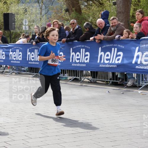 12.04.2026 - 45. Internationalen Wilhelmsburger Insellauf Strokosch-Dieckow http://msf.ph/oto/9491128 12.04.2026 14:13:09 Ziel 965 meine-sportfotos.de