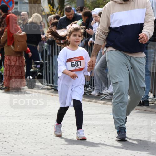 12.04.2026 - 45. Internationalen Wilhelmsburger Insellauf Strokosch-Dieckow http://msf.ph/oto/9491133 12.04.2026 14:12:19 Ziel  meine-sportfotos.de