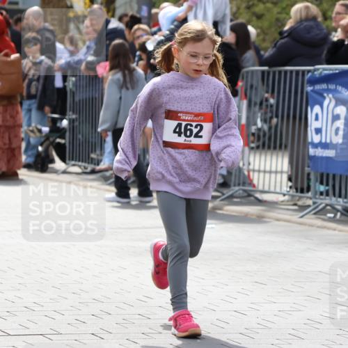 12.04.2026 - 45. Internationalen Wilhelmsburger Insellauf Strokosch-Dieckow http://msf.ph/oto/9491141 12.04.2026 14:11:54 Ziel 1070, 462 meine-sportfotos.de