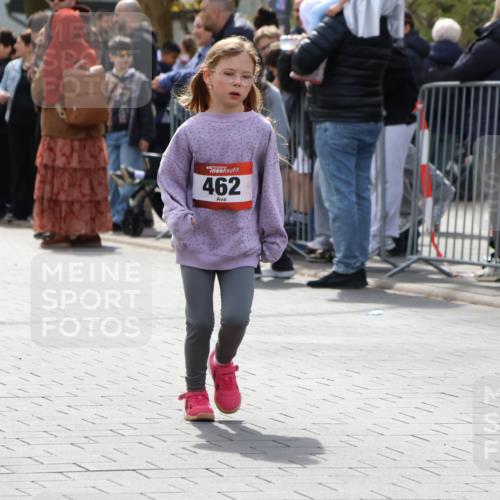 12.04.2026 - 45. Internationalen Wilhelmsburger Insellauf Strokosch-Dieckow http://msf.ph/oto/9491148 12.04.2026 14:11:54 Ziel 1070, 462 meine-sportfotos.de