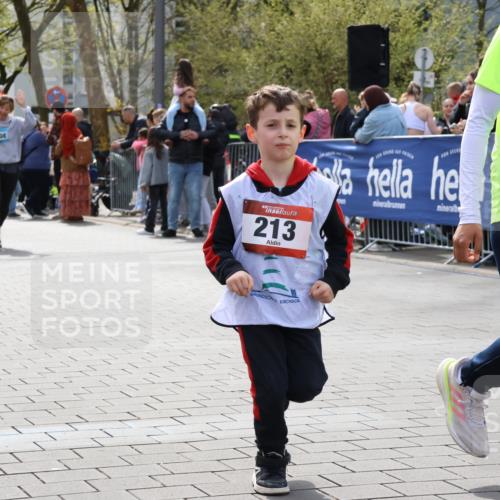 12.04.2026 - 45. Internationalen Wilhelmsburger Insellauf Strokosch-Dieckow http://msf.ph/oto/9491157 12.04.2026 14:11:45 Ziel 1528, 213, 177, 1070 meine-sportfotos.de