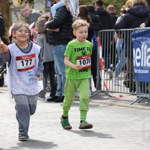 12.04.2026 - 45. Internationalen Wilhelmsburger Insellauf Strokosch-Dieckow http://msf.ph/oto/9491166 12.04.2026 14:11:42 Ziel 1528, 213, 177 meine-sportfotos.de