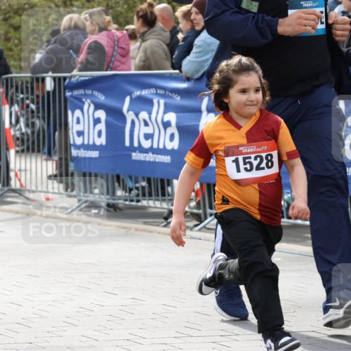 12.04.2026 - 45. Internationalen Wilhelmsburger Insellauf Strokosch-Dieckow http://msf.ph/oto/9491168 12.04.2026 14:11:39 Ziel 1528, 213 meine-sportfotos.de