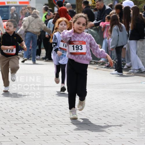 12.04.2026 - 45. Internationalen Wilhelmsburger Insellauf Strokosch-Dieckow http://msf.ph/oto/9491188 12.04.2026 14:11:26 Ziel 773, 1527, 1515, 185, 193, 179 meine-sportfotos.de