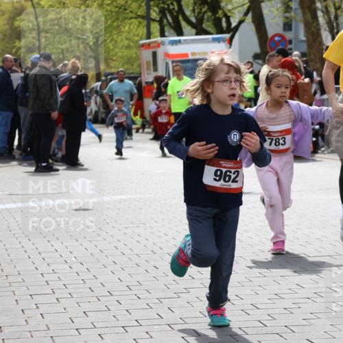 12.04.2026 - 45. Internationalen Wilhelmsburger Insellauf Strokosch-Dieckow http://msf.ph/oto/9491216 12.04.2026 14:11:13 Ziel 630, 43, 954, 922, 718, 962, 702, 655, 783 meine-sportfotos.de