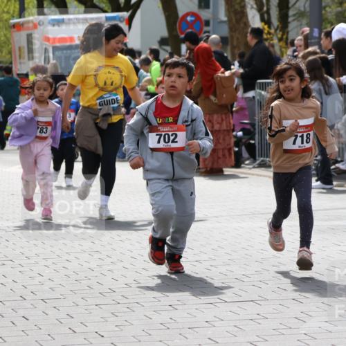 12.04.2026 - 45. Internationalen Wilhelmsburger Insellauf Strokosch-Dieckow http://msf.ph/oto/9491230 12.04.2026 14:11:11 Ziel 630, 43, 954, 922, 718, 962, 702, 655, 783 meine-sportfotos.de