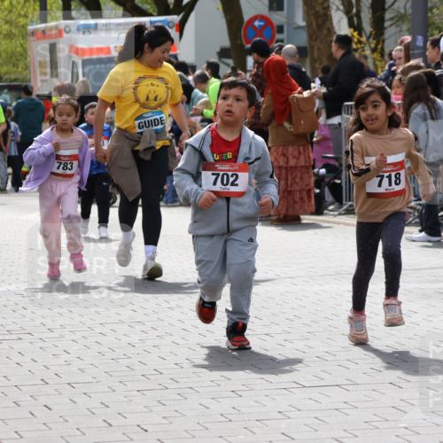 12.04.2026 - 45. Internationalen Wilhelmsburger Insellauf Strokosch-Dieckow http://msf.ph/oto/9491231 12.04.2026 14:11:11 Ziel 630, 43, 954, 922, 718, 962, 702, 655, 783 meine-sportfotos.de