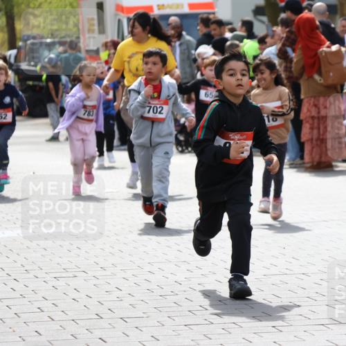 12.04.2026 - 45. Internationalen Wilhelmsburger Insellauf Strokosch-Dieckow http://msf.ph/oto/9491234 12.04.2026 14:11:09 Ziel 178, 630, 43, 954, 922, 718, 962, 702 meine-sportfotos.de