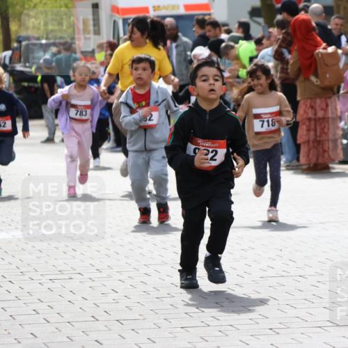 12.04.2026 - 45. Internationalen Wilhelmsburger Insellauf Strokosch-Dieckow http://msf.ph/oto/9491236 12.04.2026 14:11:09 Ziel 178, 630, 43, 954, 922, 718, 962, 702 meine-sportfotos.de