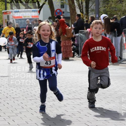 12.04.2026 - 45. Internationalen Wilhelmsburger Insellauf Strokosch-Dieckow http://msf.ph/oto/9491241 12.04.2026 14:11:06 Ziel 914, 178, 630, 43, 954, 922 meine-sportfotos.de