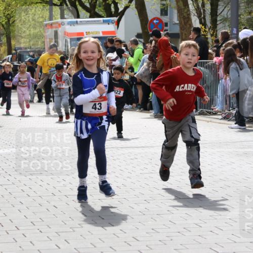 12.04.2026 - 45. Internationalen Wilhelmsburger Insellauf Strokosch-Dieckow http://msf.ph/oto/9491249 12.04.2026 14:11:06 Ziel 914, 178, 630, 43, 954, 922 meine-sportfotos.de
