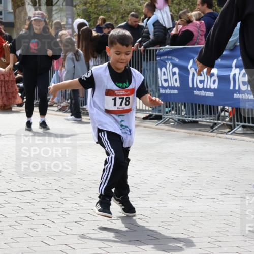12.04.2026 - 45. Internationalen Wilhelmsburger Insellauf Strokosch-Dieckow http://msf.ph/oto/9491257 12.04.2026 14:11:03 Ziel 727, 57, 728, 584, 568, 914, 178, 630, 43, 954 meine-sportfotos.de