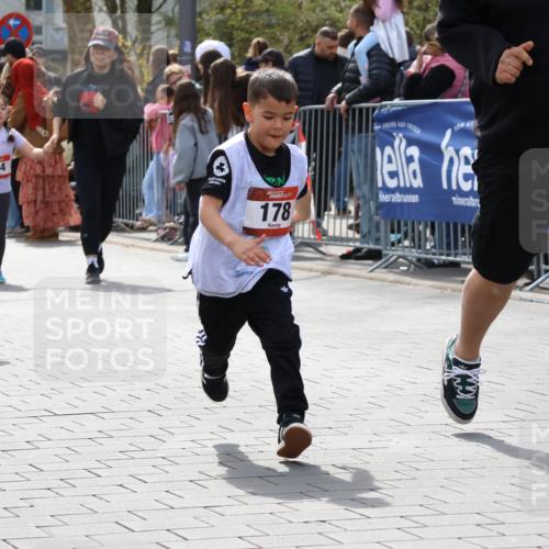 12.04.2026 - 45. Internationalen Wilhelmsburger Insellauf Strokosch-Dieckow http://msf.ph/oto/9491260 12.04.2026 14:11:02 Ziel 727, 57, 728, 584, 568, 914, 178, 630, 43 meine-sportfotos.de